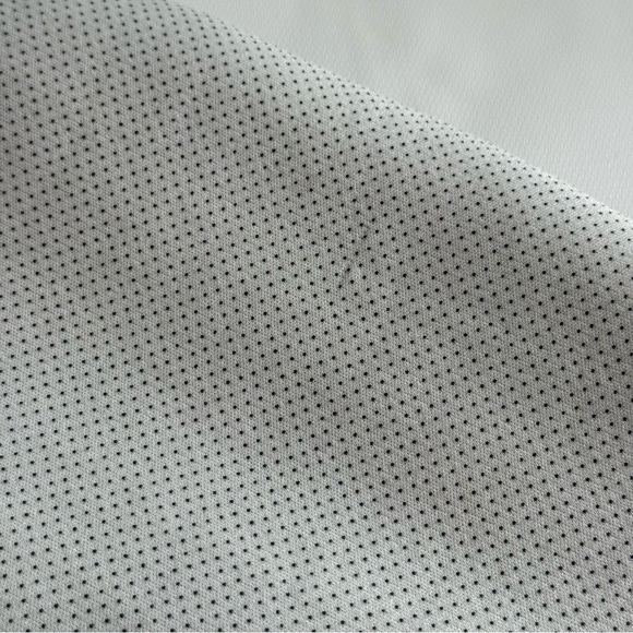 Under Armour Light Gray and Black Sweatshirt size small - Picture 6 of 10